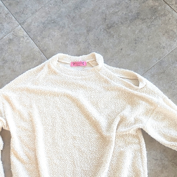 NWOT..Cold Shoulder sweater - Picture 2 of 8